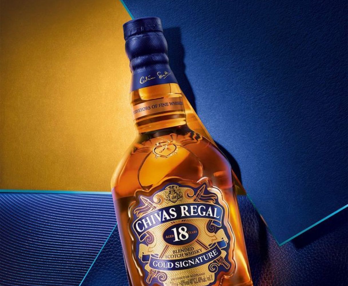 Chivas Regal 18 Gold Signature bottle